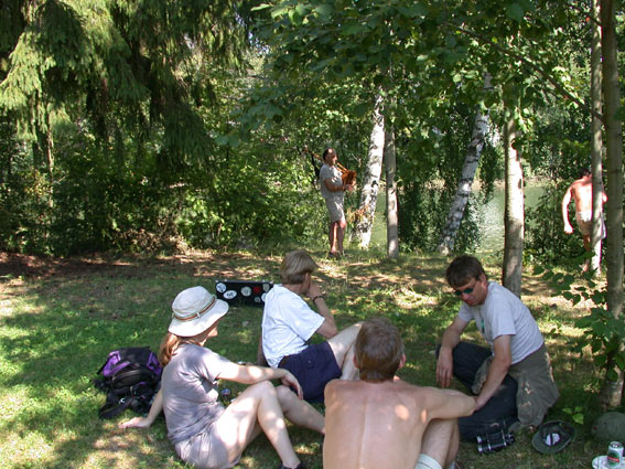 545x402 pixels (95K)